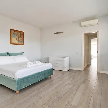 Anita Via Veneto - Luxury In Center With Terrace Daire
